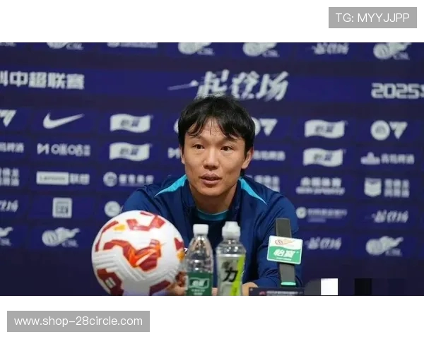 邓卓翔:球员们全力以赴 玉昆主场作战具备明显优势 邓卓翔:球员们全力以赴 玉昆主场作战具备明显优势